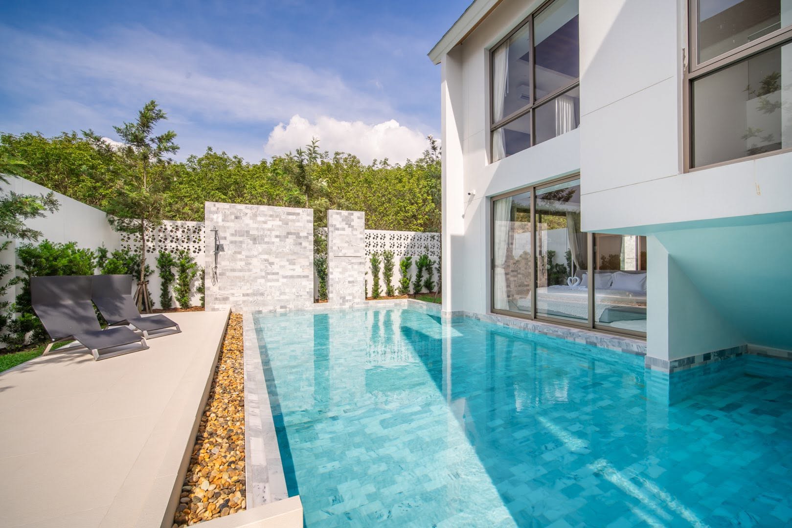 Luxpride 3-SZ Poolvilla - View 2