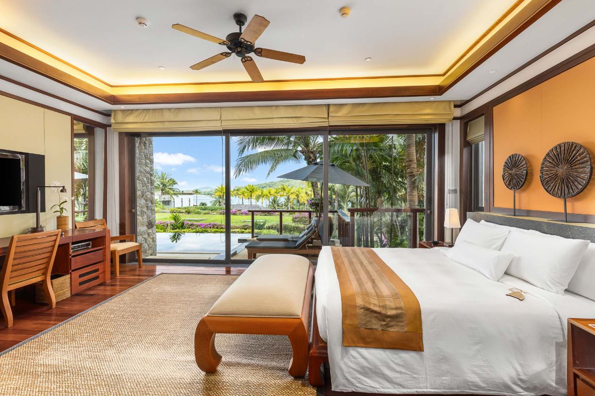 Master bedroom with tropical garden outlook