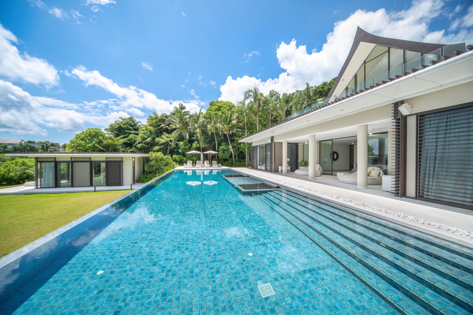 25-meter lap pool with modern architecture