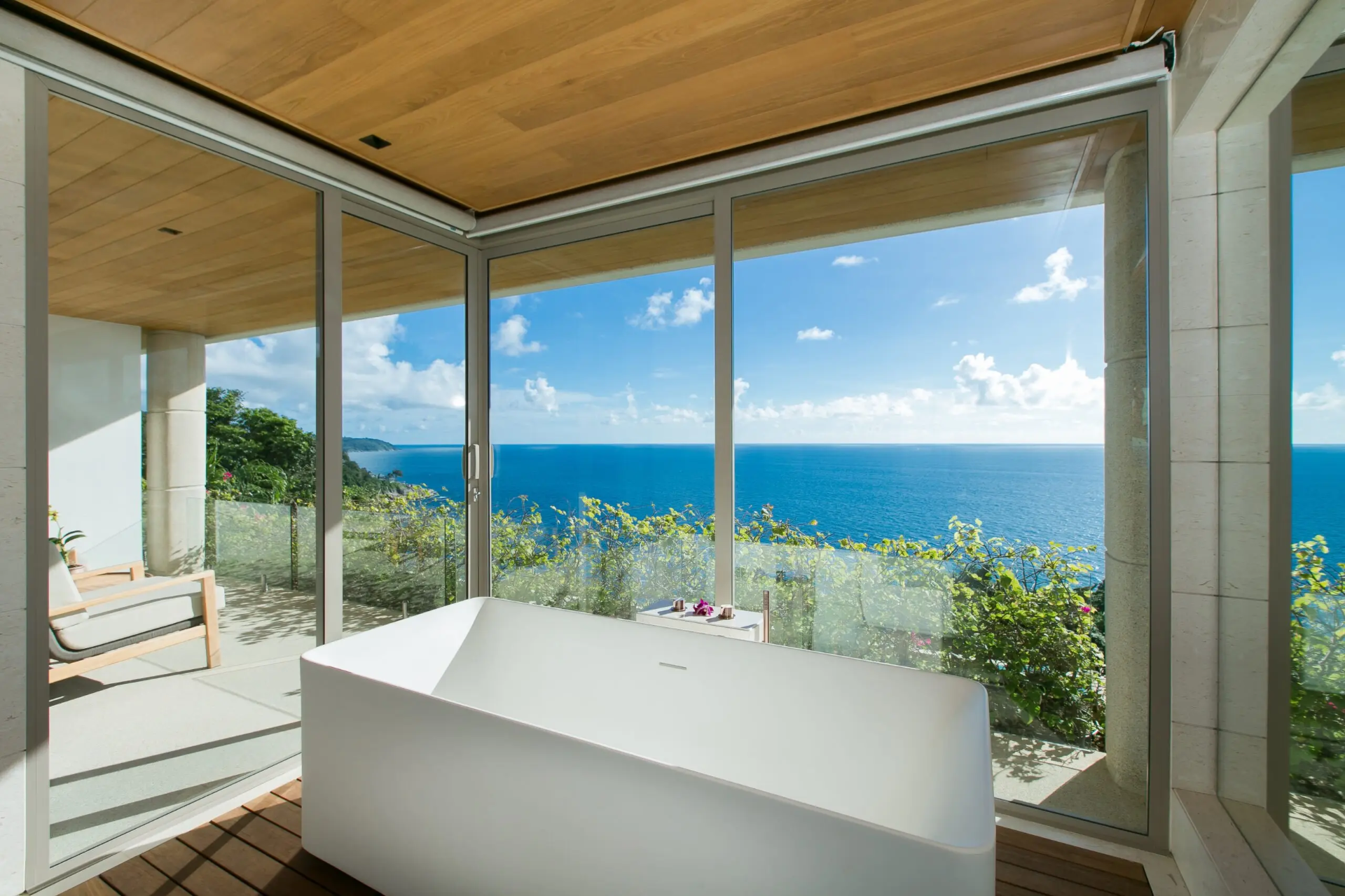 Freestanding bathtub with sea views