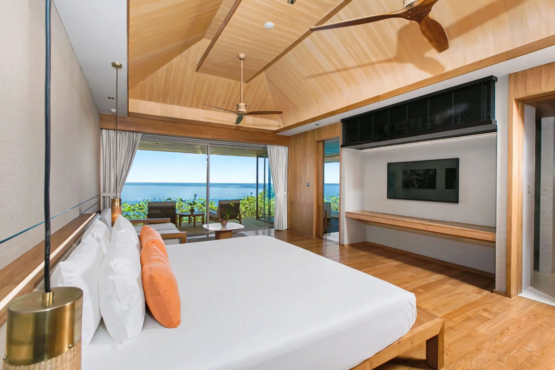 Suite 5 – Garden & Ocean View