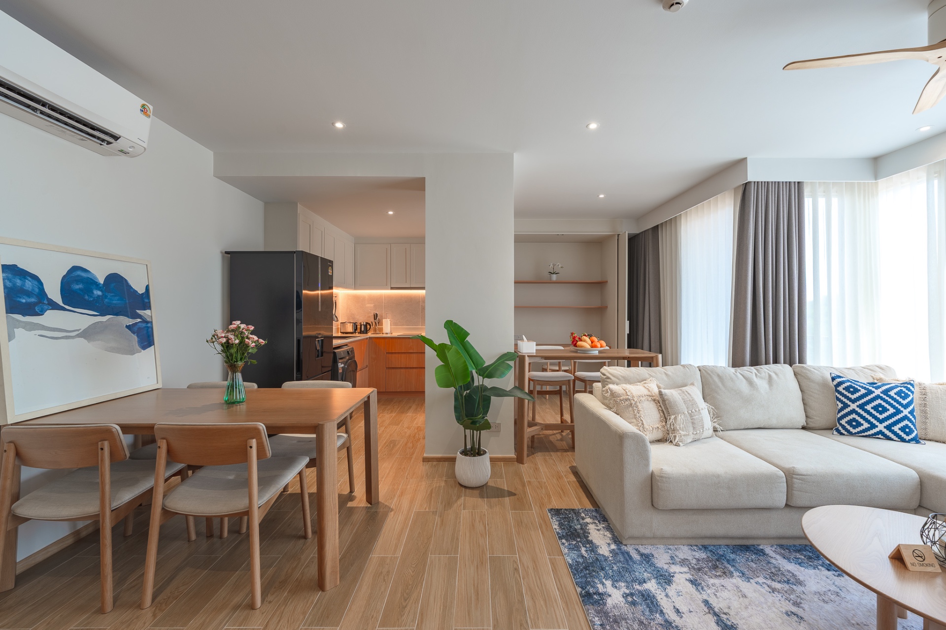 Open-plan kitchen and dining area with modern appliances