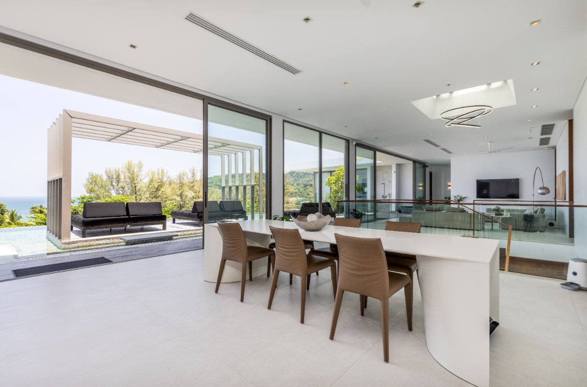 Dining room with panoramic ocean views