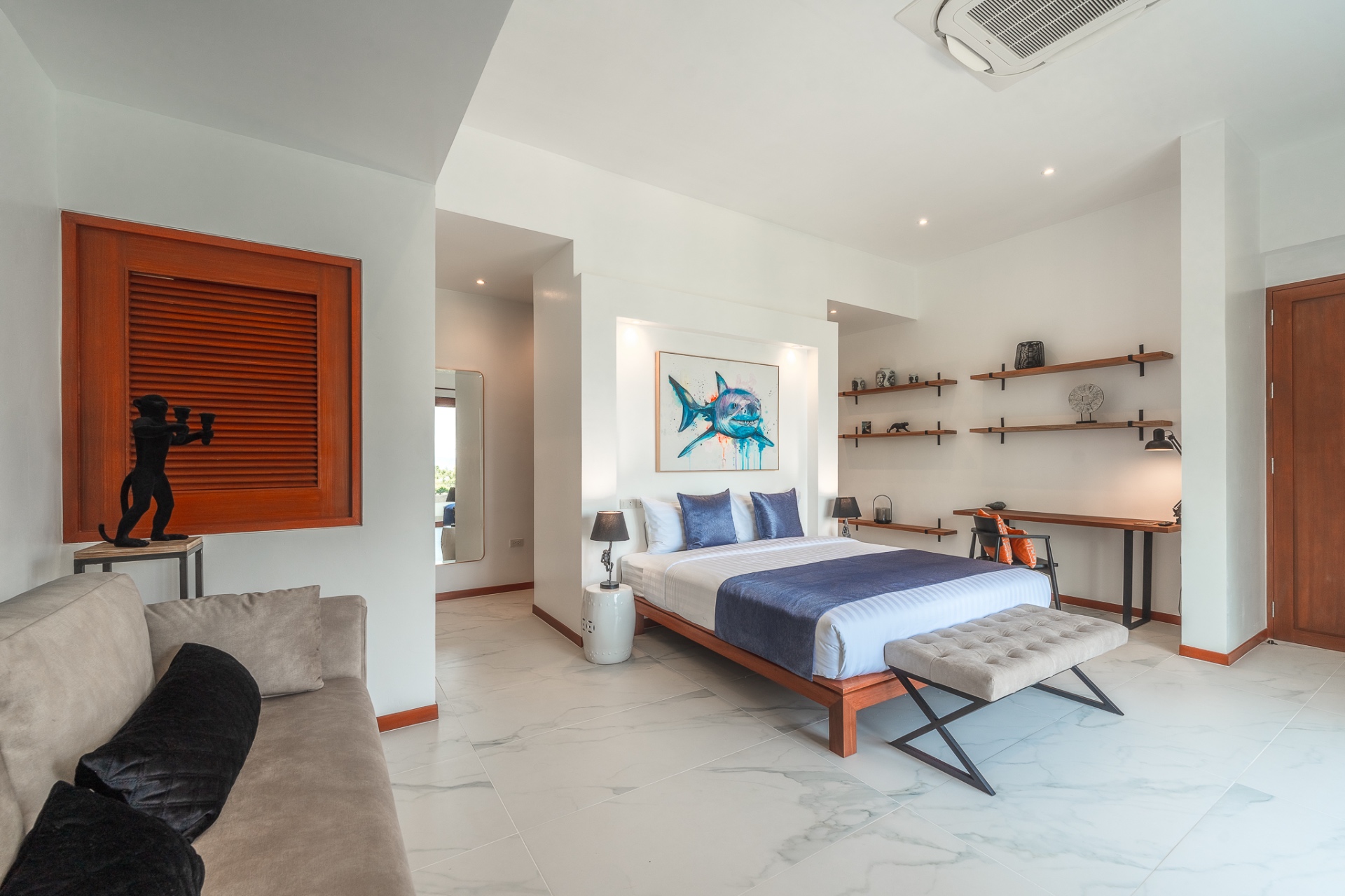 Deluxe Suite 5 – Contemporary